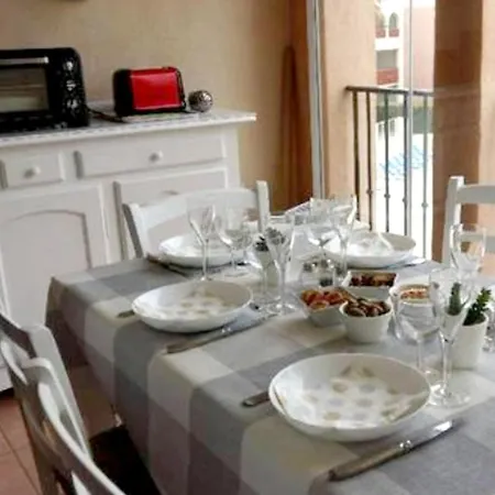 Charmant: Cozy Retreat With Pool * Six-Fours-les-Plages